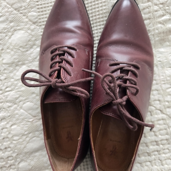 Frye Burgundy Cogniac Women's Lace up Oxfords poiny toe Minimalist | Size 7.5 - Picture 3 of 10